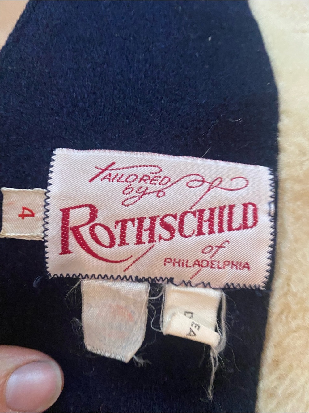 Wool winter coat - Picture 8 of 9